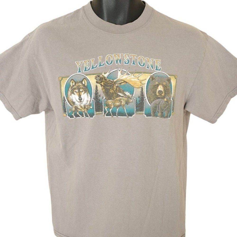 Yellowstone National Park T Shirt Mens Size Medium Vintage 90s Wolf Moose Bear